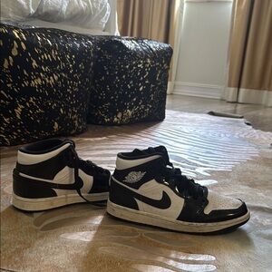 Nike Black and White Sneakers High-Top Design